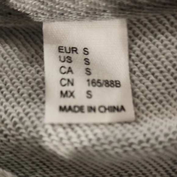 H& M Gray Cropped Hoodie Jacket - Picture 2 of 4